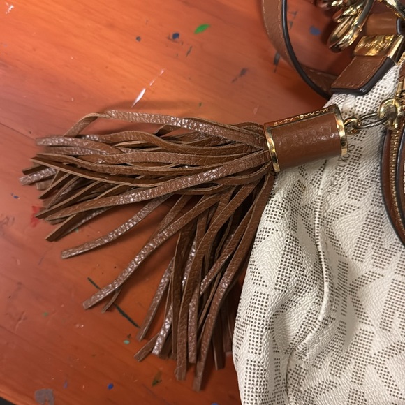 Michael Kors Signature Hamilton Medium Bag & Wallet - Picture 4 of 10